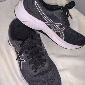 ASICS Women's Black and White Athletic Shoes